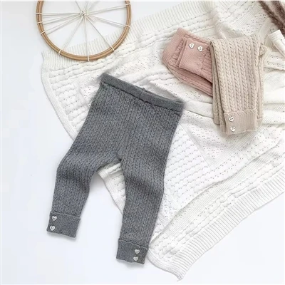 How to distinguish the front and back of baby pants?