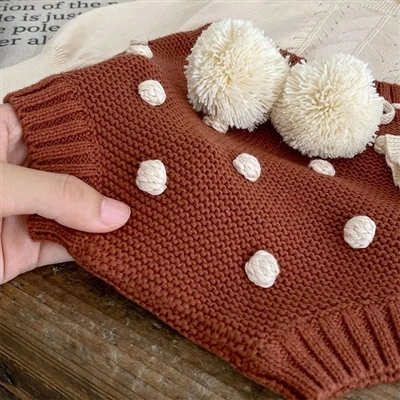 Do baby pants have a large crotch opening on the front or a small crotch open...