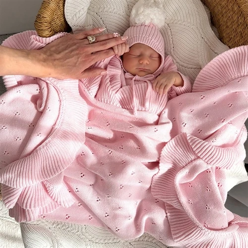 What to knit for a newborn baby